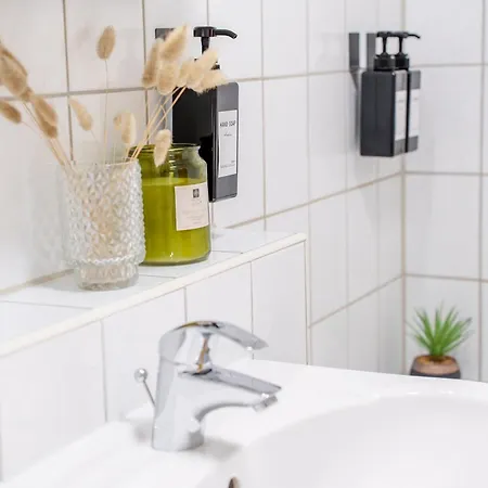 Appartement Benville Bv13 - Ruhige Lage & Tiefgarage - Balkon - Wlan - Zentral Gelegen *