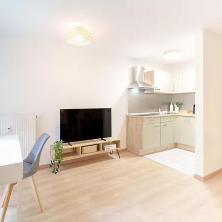 Benville - Terrasse - Stylisch - Parkplatz Apartment