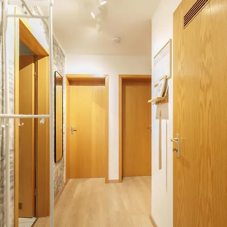 Benville - Terrasse - Stylisch - Parkplatz Apartment